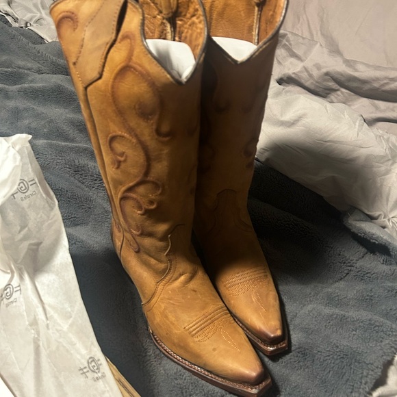 Circle G - Picture 8 of 9